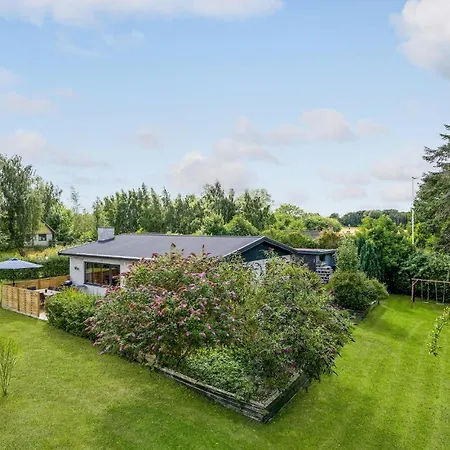 Gorgeous In With Kitchen Semesterbostad *