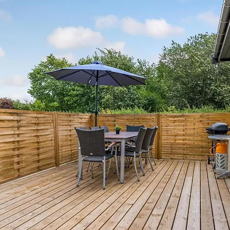 Gorgeous In With Kitchen